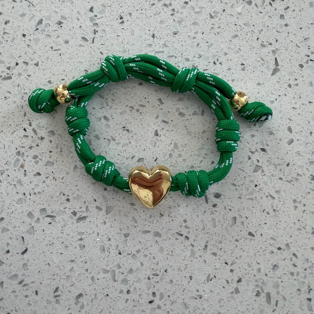 BaubleBar Bracelet Chic Green Bracelet with Gold Heart Charm